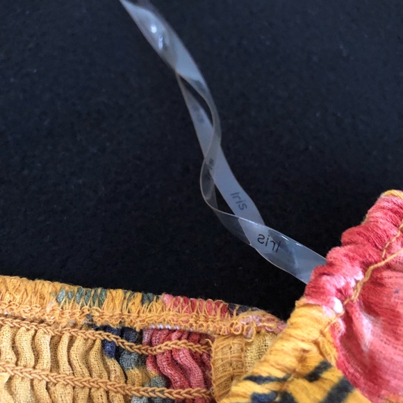 Cropped Flowy Tie Front Floral Top - Picture 11 of 11